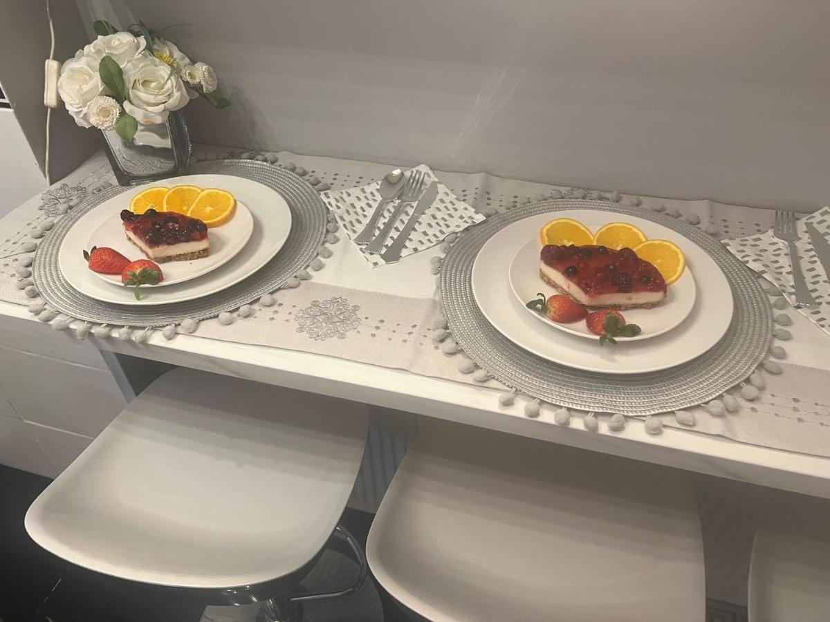 Apartment Luxe Free Wifi, Free Parking, Free Netflix Friern Barnet Bagian luar foto