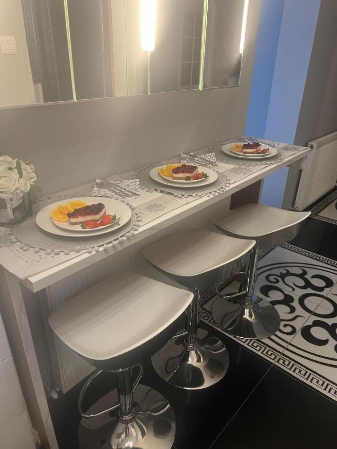Apartment Luxe Free Wifi, Free Parking, Free Netflix Friern Barnet Bagian luar foto