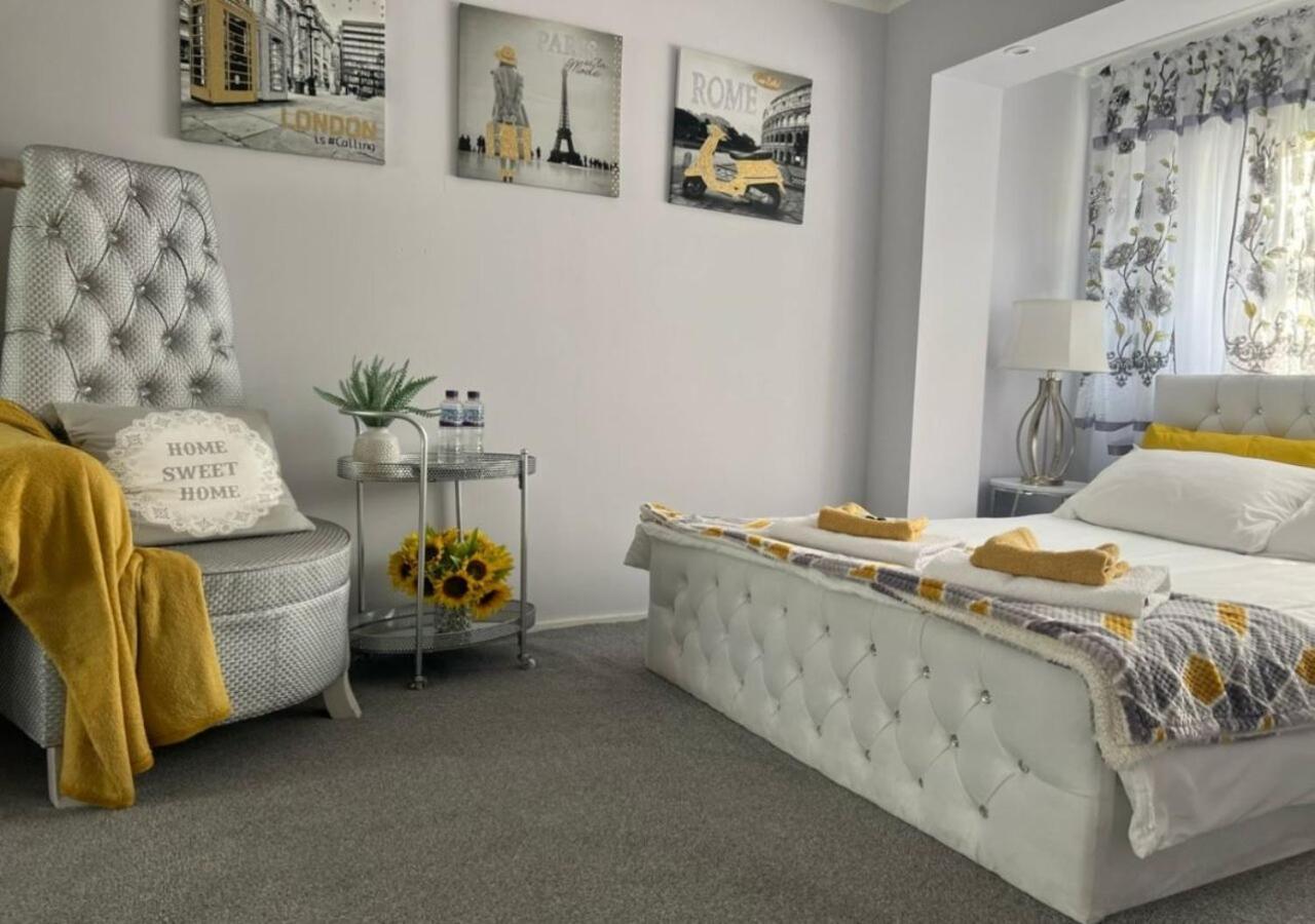 Apartment Luxe Free Wifi, Free Parking, Free Netflix Friern Barnet Bagian luar foto